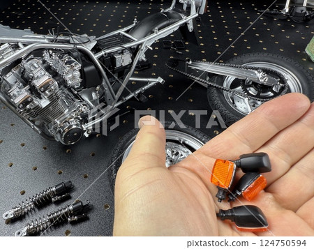 Let's make a large plastic model motorcycle Let's make a large plastic model motorcycle 124750594