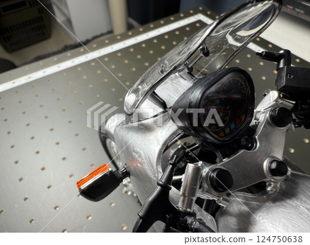 Let's make a large plastic model motorcycle 124750638