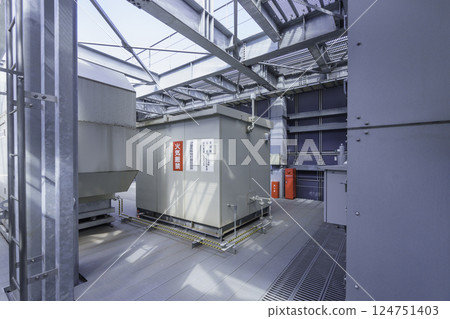 建築物屋頂上的設備。照片由東京電子專門學校、電波學園株式會社提供。 建築物屋頂上的設備。照片由東京電子專門學校、電波學園株式會社提供。 124751403