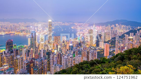 Night view from Hong Kong Victoria Peak 124751962