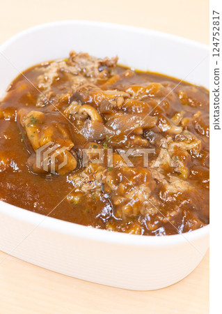 便利商店美味的日式牛肉便當 便利商店美味的日式牛肉便當 124752817