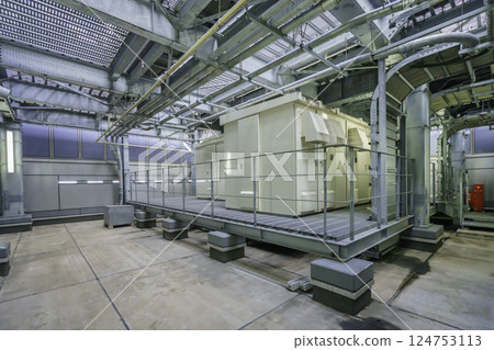 建築物屋頂上的設備。照片由東京電子專門學校、電波學園株式會社提供。 124753113
