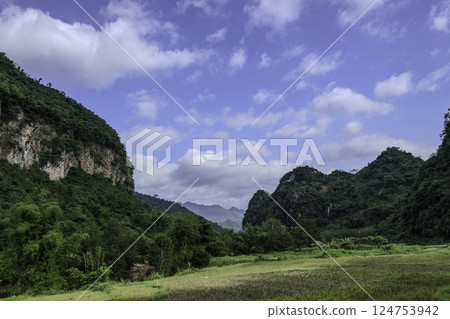 Vietnam, Hoa Binh Province, Mai Chau Valley Vietnam, Hoa Binh Province, Mai Chau Valley 124753942
