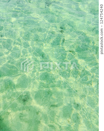 透明的大海 124754240