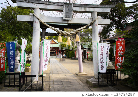 Torii gate of Maekawa Shrine, Maekawa, Kawaguchi City, Saitama Prefecture 124754297