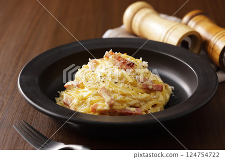 美味的培根蛋麵 124754722