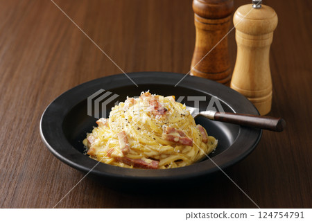 美味的培根蛋麵 124754791