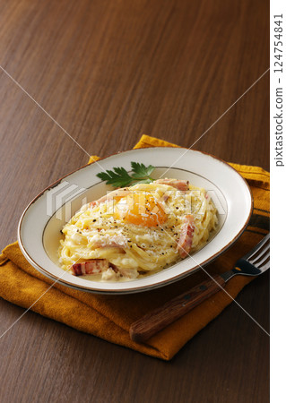 蛋黃培根蛋麵 蛋黃培根蛋麵 124754841