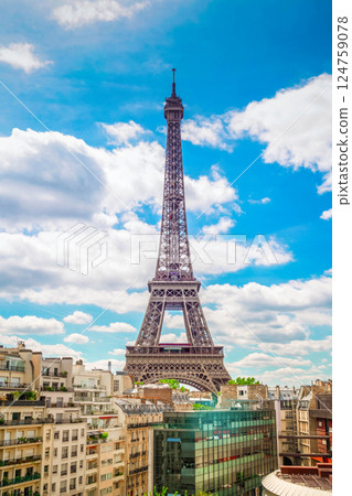 eiffel tour and Paris cityscape 124759078
