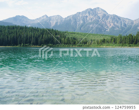 加拿大洛磯山脈帕特里夏湖 124759955