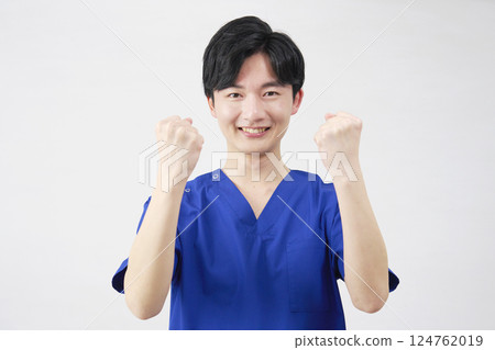 醫生、護士、牙醫、護理師、男性、握拳、白色背景 124762019