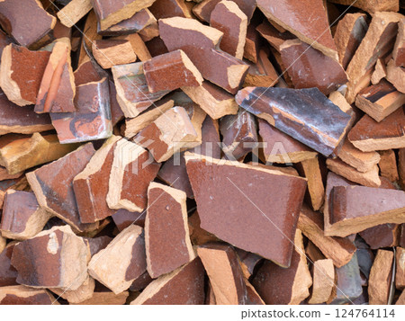 Scattered tiles 124764114