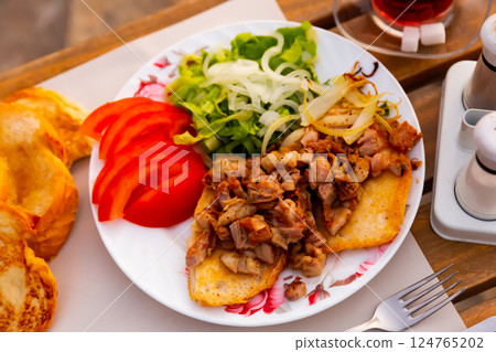 Popular Turkish dish called Kokorech (Kokorec). 124765202