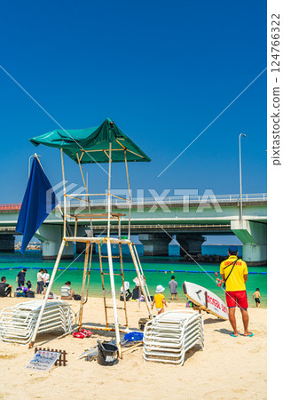 海灘上的海浪 海灘上的海浪 124766322
