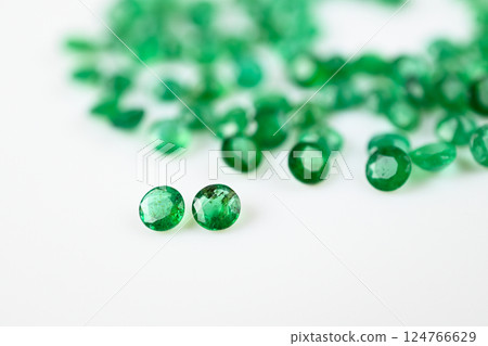 Emerald Loose 1 124766629