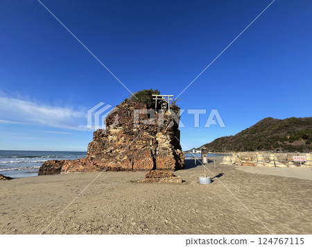 稻佐海灘（島根縣）旁的美麗藍天 124767115