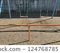 Unmanned swing 124768785