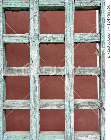 The quiet shadows and natural textures of hanok invite you into a space of peace and nostalgia. The quiet shadows and natural textures of hanok invite you into a space of peace and nostalgia. 124768856