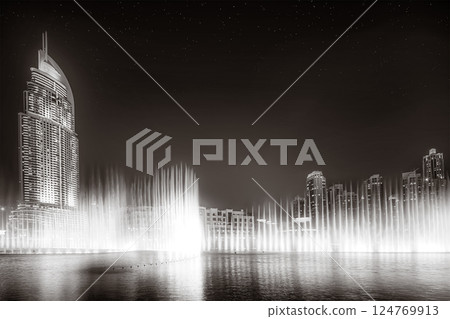 The dancing fountain of Dubai 124769913