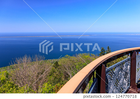 北海道佐呂間町佐呂間湖瞭望台的景色 [5 月] 124770718
