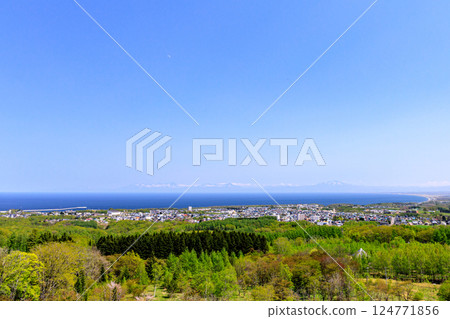 View from Tentozan Observatory (Okhotsk Ryuhyo Museum Observation Terrace), Abashiri, Hokkaido [May] 124771856