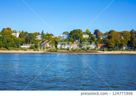 Hamburg riverside 124771986