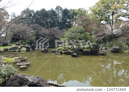 京都城南宮花園的春日 124772400