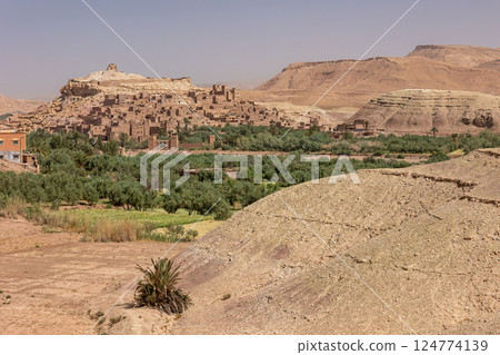 High angle view of  th city of Ait Benhaddou, Morocco. 124774139