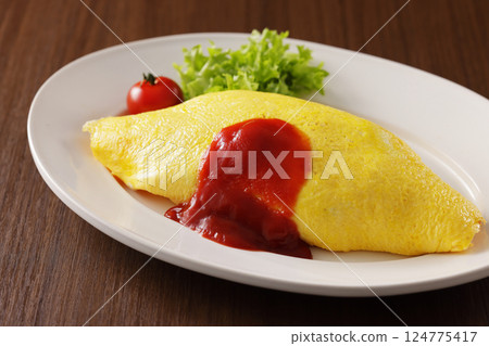 美味的煎蛋飯配番茄醬 美味的煎蛋飯配番茄醬 124775417