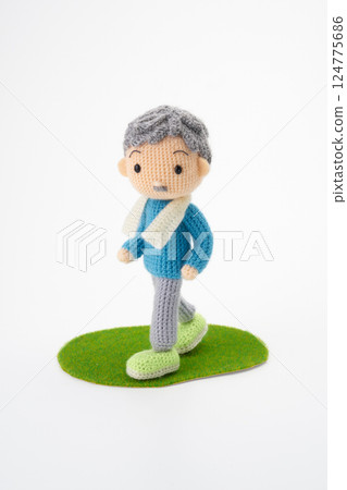 Amigurumi 娃娃：老年生活形象 124775686