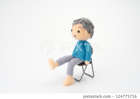 Amigurumi dolls: Senior life image Amigurumi dolls: Senior life image 124775716