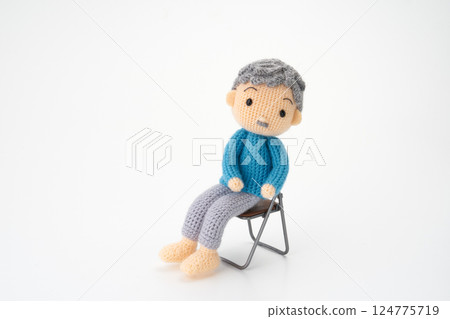 Amigurumi dolls: Senior life image Amigurumi dolls: Senior life image 124775719