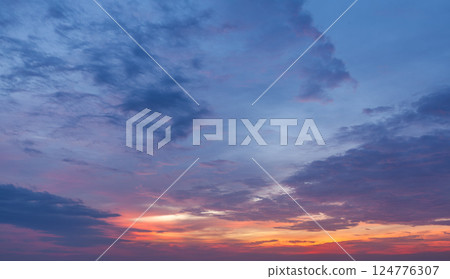 Sunset sky background 124776307