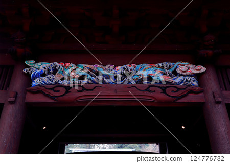 鎌倉妙本寺二天門上的雕刻 124776782