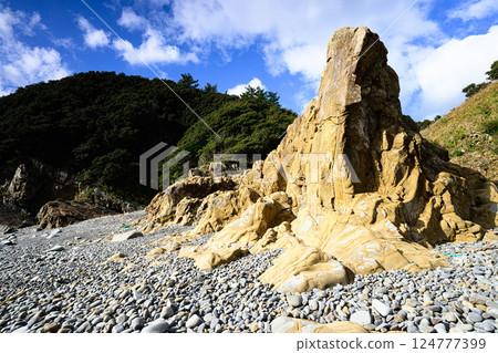 甑島，一塊從海岸伸出的岩石 124777399