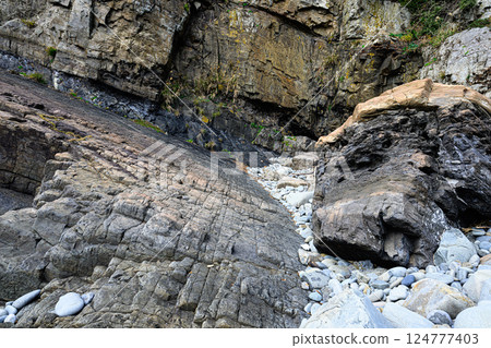 露出的地質層:瑤島 露出的地質層:瑤島 124777403