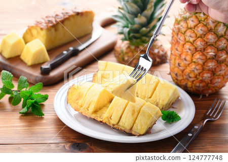 新鮮鳳梨（切圖） 124777748