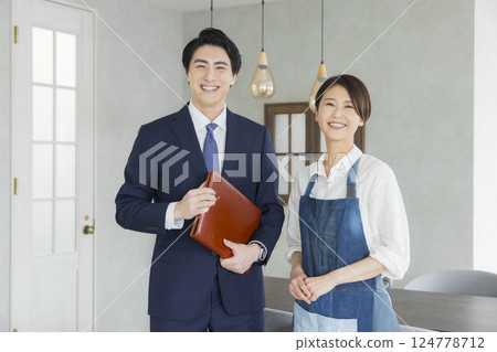 房地產參觀、商店、餐廳 房地產參觀、商店、餐廳 124778712