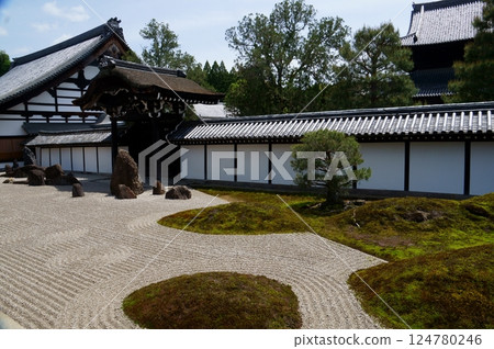東福寺南庭全景 124780246