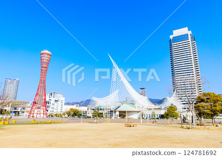 Spring in Kobe Port, Kobe City, Hyogo Prefecture 124781692