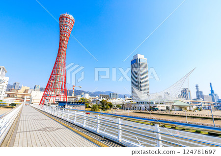 Spring in Kobe Port, Kobe City, Hyogo Prefecture Spring in Kobe Port, Kobe City, Hyogo Prefecture 124781697