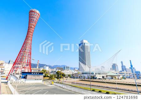 Spring in Kobe Port, Kobe City, Hyogo Prefecture Spring in Kobe Port, Kobe City, Hyogo Prefecture 124781698