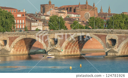 Garonne River and Pont Neuf timelapse in downtown Toulouse, France 124781926