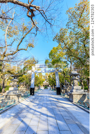 Minatogawa Shrine in Spring, Kobe, Hyogo Prefecture Minatogawa Shrine in Spring, Kobe, Hyogo Prefecture 124782303
