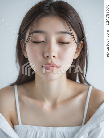 Woman closing her eyes ai 124783070