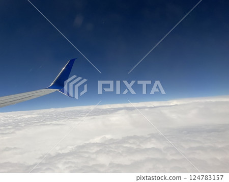 雲層上方的風景 雲層上方的風景 124783157