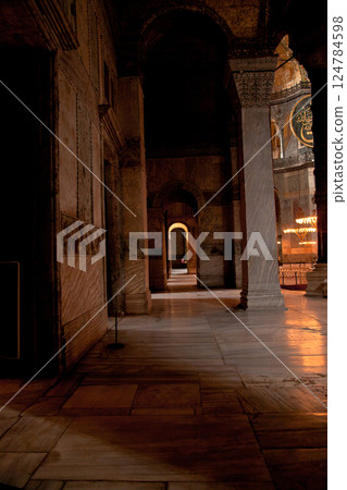 Hagia Sophia is a museum, historical basilica and mosque in Istanbul. It was built by the Byzantine Emperor Justinianus, for 532-537 in Istanbul. Photo shooting 14 june 2020 124784598