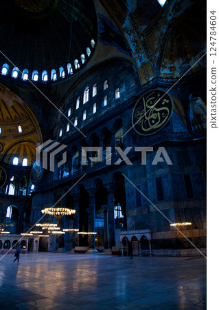 Hagia Sophia is a museum, historical basilica and mosque in Istanbul. It was built by the Byzantine Emperor Justinianus, for 532-537 in Istanbul. Photo shooting 14 june 2020 124784604