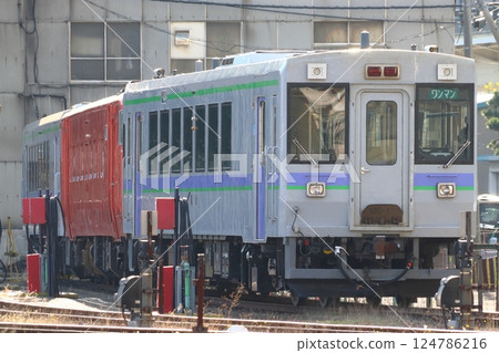 Kiha 150 + Kiha 40 存放在函館倉庫 124786216