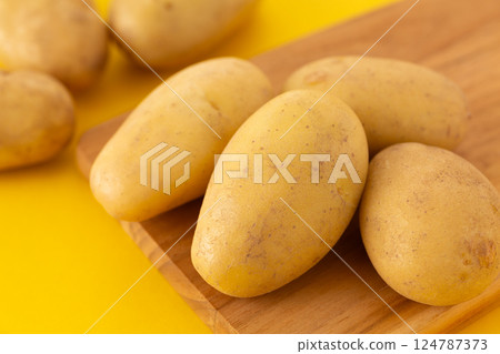 make in potatoes 124787373